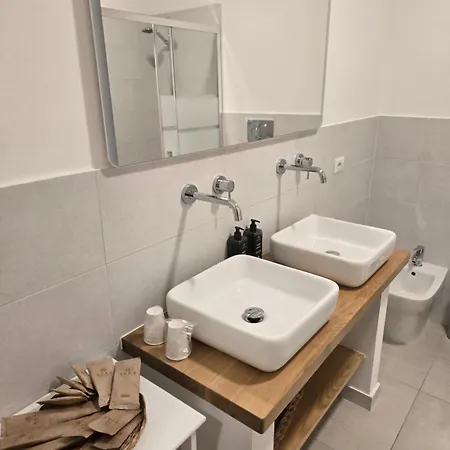 Brema House * סירמיונה